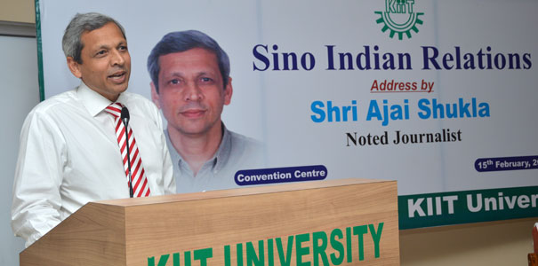 15.02.2014 : Mr. Ajai Shukla, Consulting Editor, Business Standard, New Delhi delivering a Talk at School of Leadership.