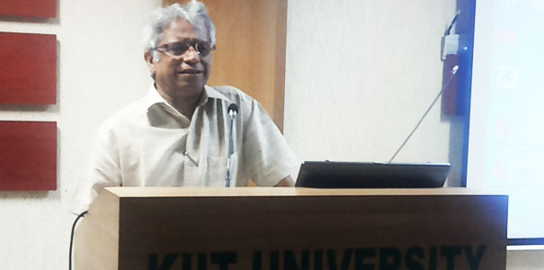 28.02.2014 : Dr. Chinmay Basu, IAS, Chairman, Odisha State Finance Commission delivering a Talk at School of Leadership.